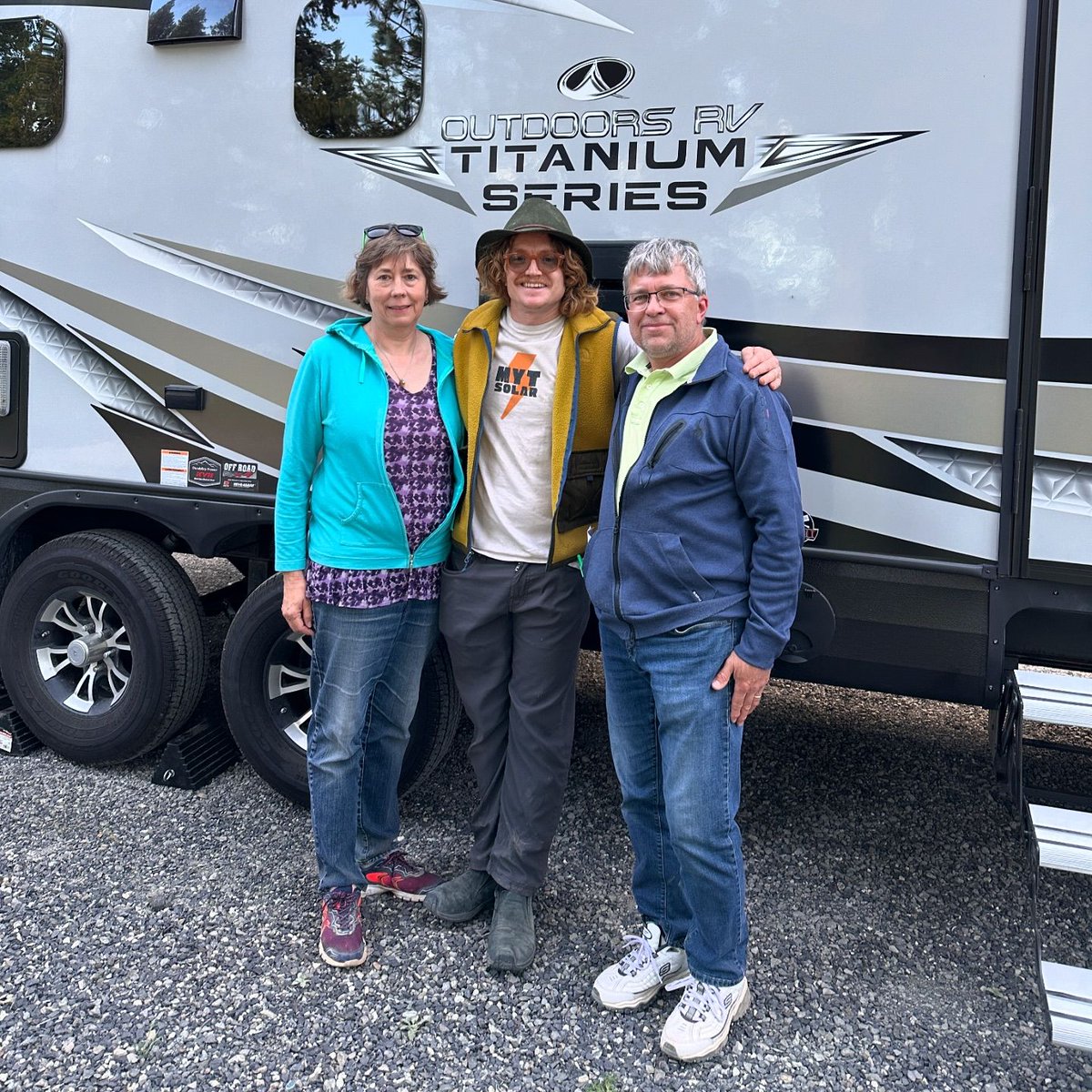 A big shoutout to our customer, MYT Solar for this incredible project!

This 2024 Outdoors RV 25RDS now boasts a powerful, custom #RVsolar setup, complete with a walkable roof for easy maintenance.

#richsolar #solarinstallation #offgrid #campervan #solarinstall #offgrid