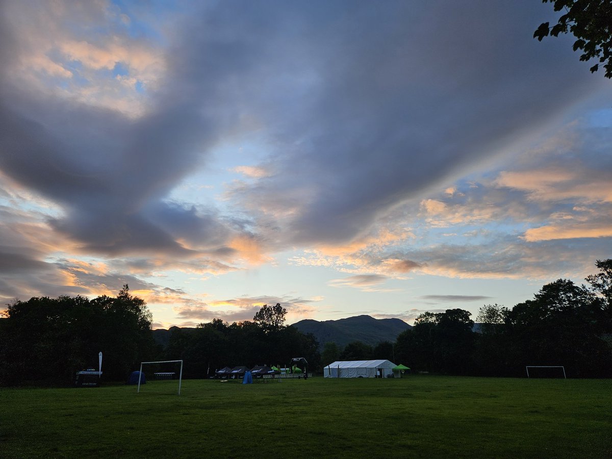 cathfenn's tweet photo. Drive up M6 took longer than hoped 😒 but made it to Ambleside before sundown, just! 🤩
#HappyPlace #LoveTheLakes #OutsideIsFree #GettingOutandAbout #EveryDayWild https://t.co/eg1oqJnqgC