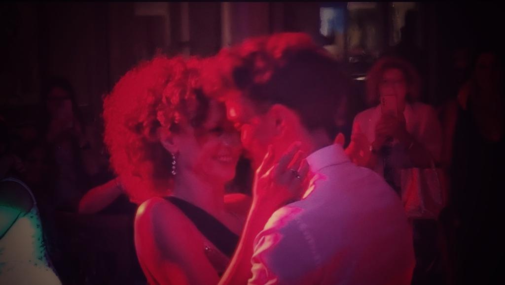 Finché si guarderanno così niente e nessuno potrà mai allontanarli...sono l'amore quello vero...un amore tanto sofferto ma così bello che ti fa esplodere il cuore...contenta di averci sempre creduto❤️ #BEABALDI