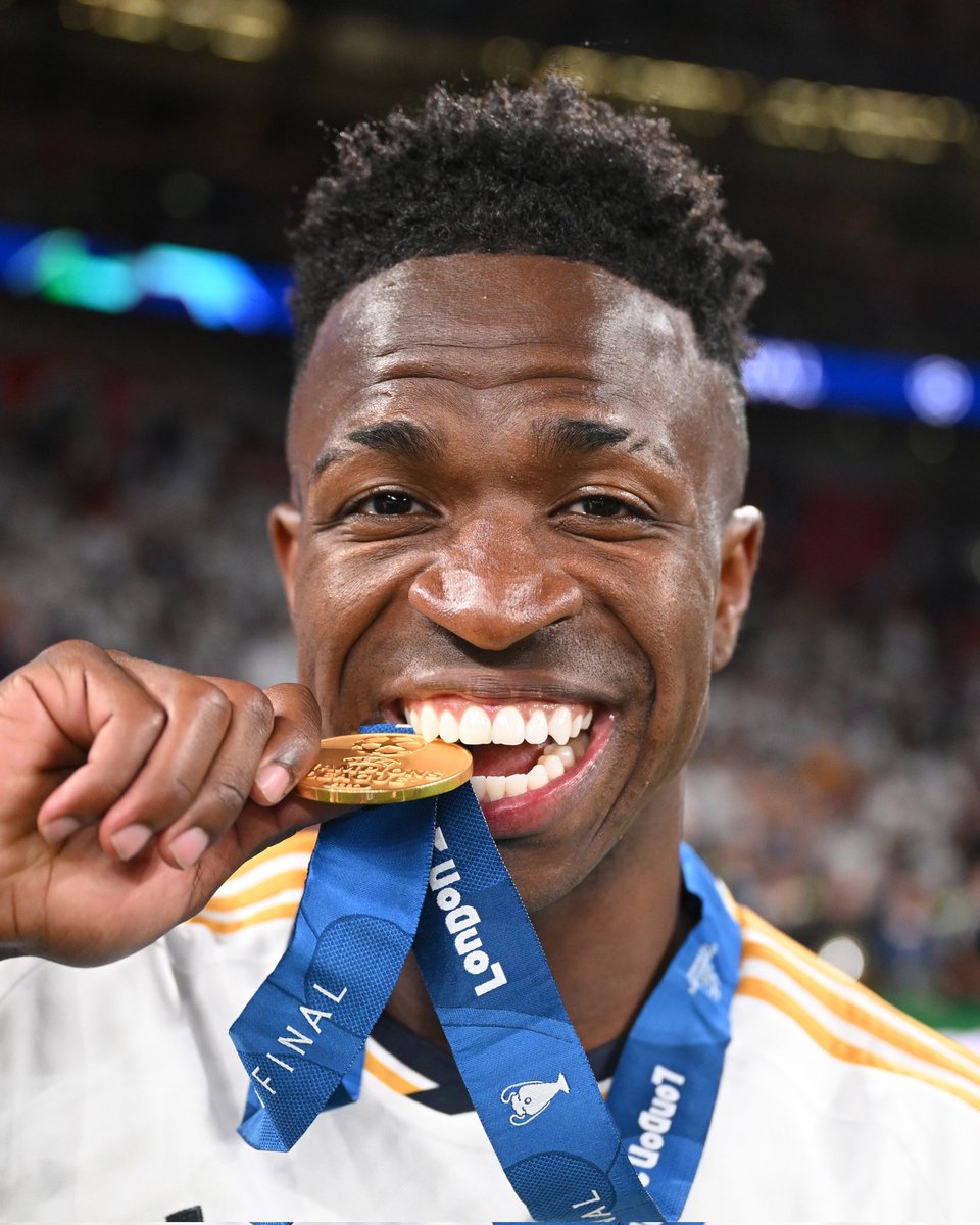 ユベントス UEFA Champions League ウィンドブレーカー ユベントス UEFA Champions League ウィンドブレーカー 【公式通販】