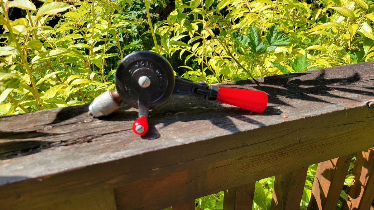 NickMilanovich's tweet image. Just picked up and cleaned up this little adjustable angle egg beater drill made by Joline.

#tool #tools #handtool #handtools #vintage #vintagetools #restoration