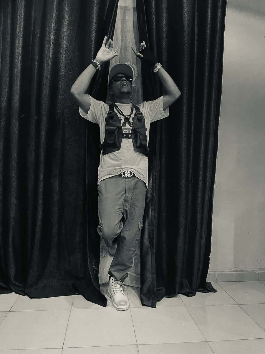 Trateofficial's tweet image. I do Music for a living get it and get going. 
I entertain and enjoy doing that too. 
YATUTU SEASON 🏆
#thefusionlagos
#Enodey
#kwe
#yatutu
#AGBALAGBI
#thefusionlagos2023agbalag