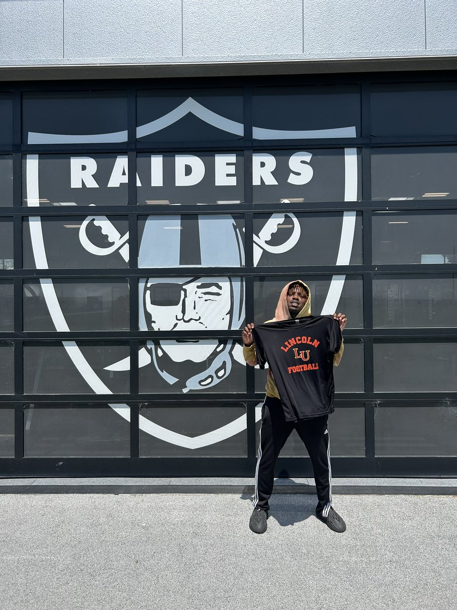 cmoneyy615's tweet image. Great practice today #stackingdays #newlincoln #militarymovement #jkg🎒