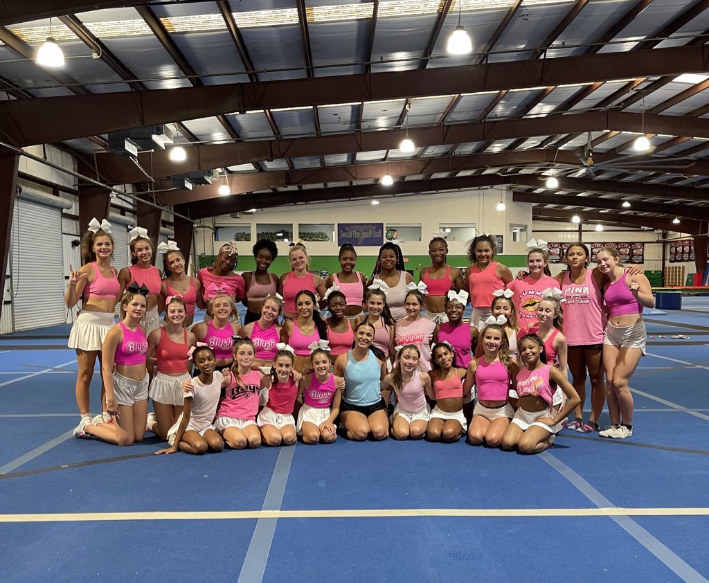 Routine Choreography = Complete ✅😍

This routine is AH-MAZING. Thank you Coach <a href="/beccalindseyyy/">Becca 💙</a> 🩷🔥💋