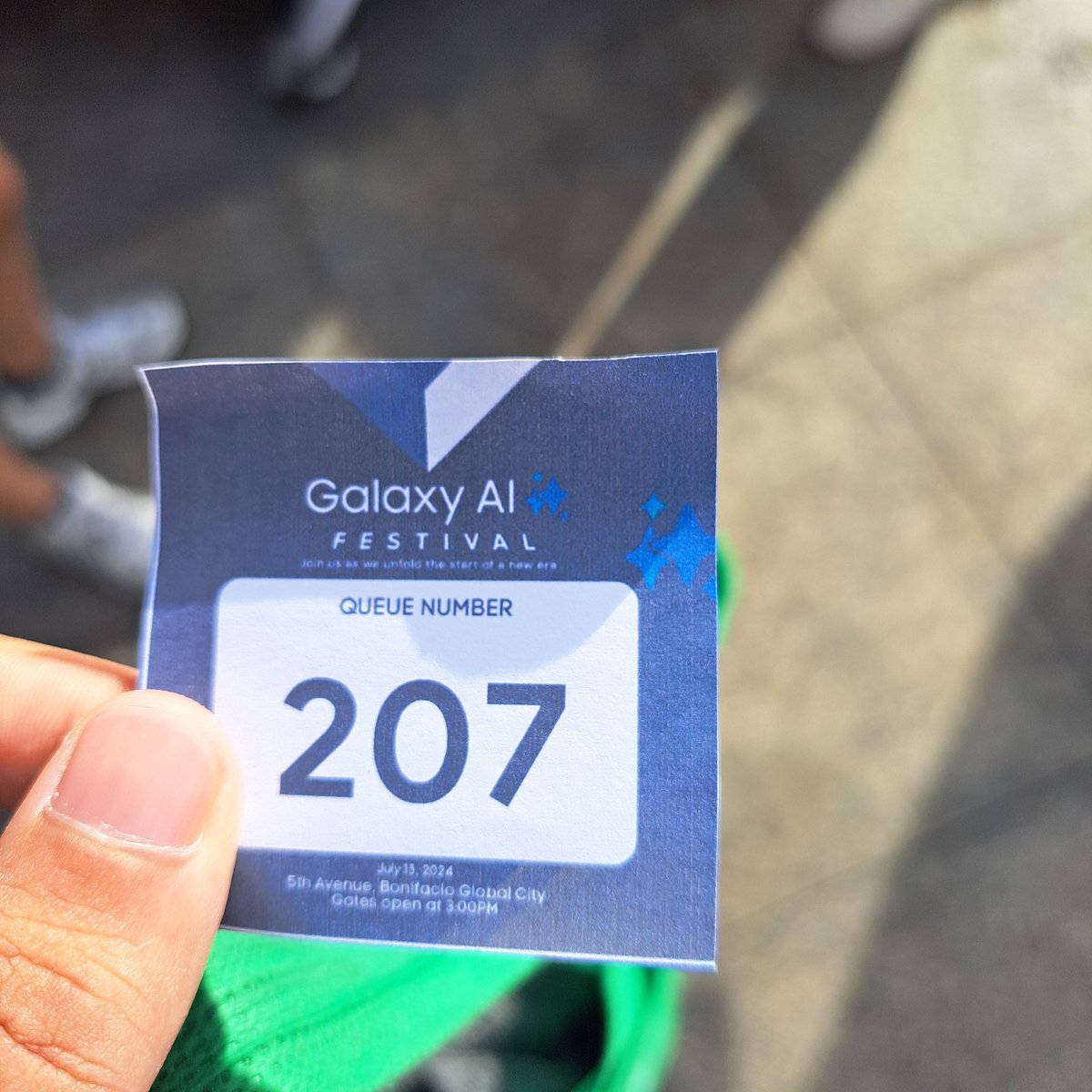 lochpeon's tweet photo. BGC Update: Samsung clarifies that they do not honor the unofficial queuing numbers provided earlier this morning. #GalaxyAIFestival https://t.co/Gx4jLK1Gyc