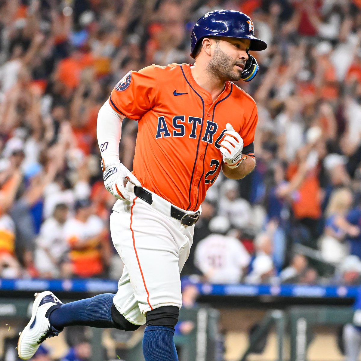 BRWalkoff's tweet photo. The Astros are now one game out of first in the AL West 👀 https://t.co/M0rgi00GBY
