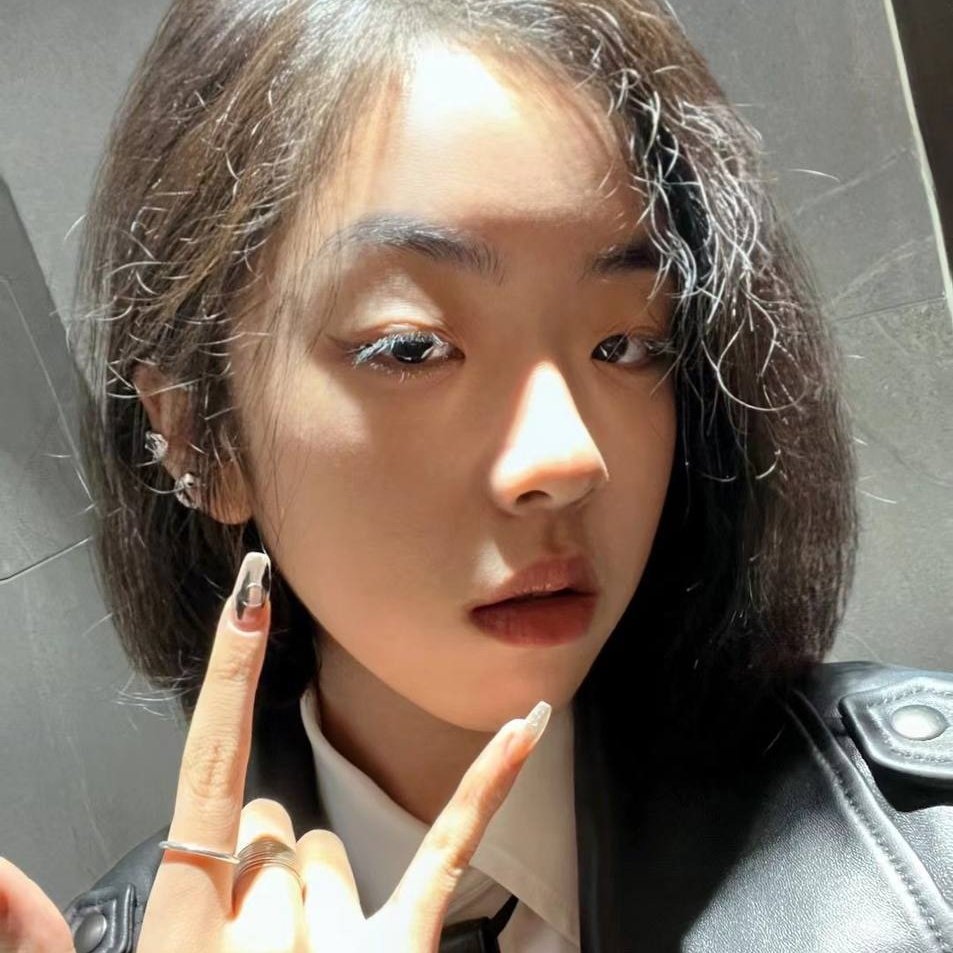 0ritian0's tweet photo. 姜涵之有认识的吗，她说在街上看见她的都可以免费肏，一次最多三根鸡把，多了塞不下。 https://t.co/j3fWfgDXyK