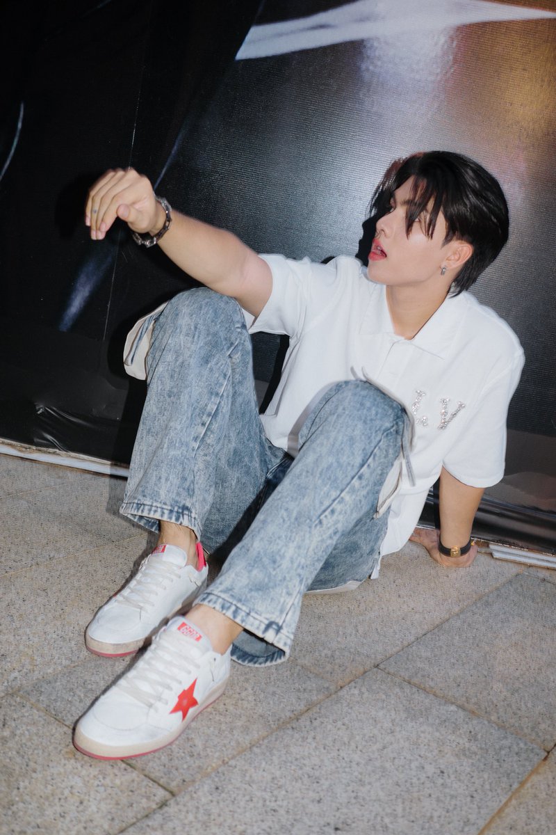 fort_fts's tweet photo. Golden house ❤️🤍

#goldengoose 
#FortFTS #ComeFortZon #BabyFeat https://t.co/67z5IVThRk