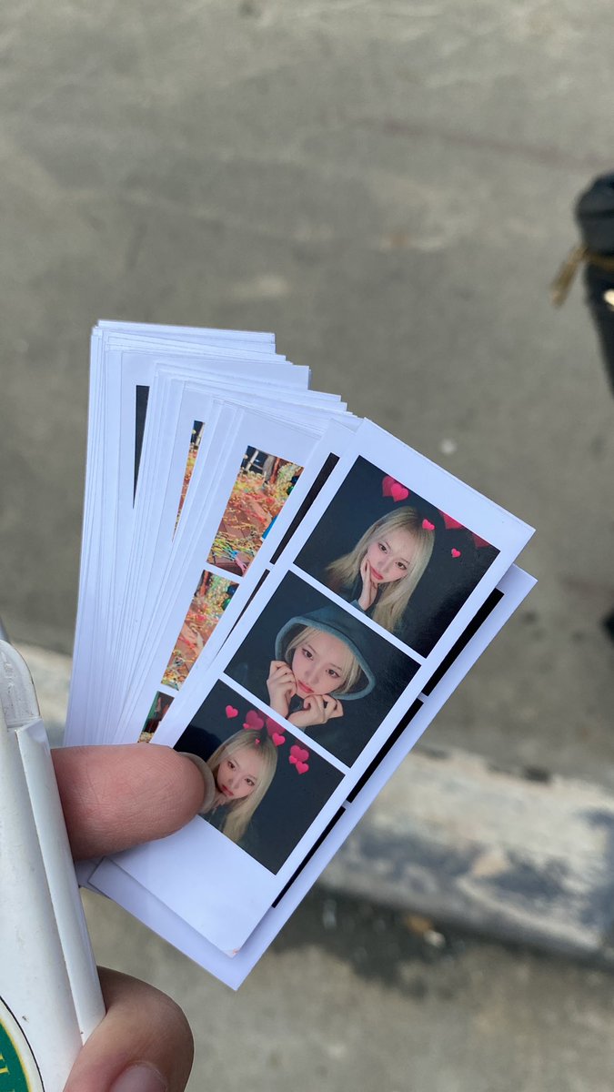 Hello po nandito po ako sa pacific drive/coral way :))

Naka lacoste po me and may dalang tote bag :))