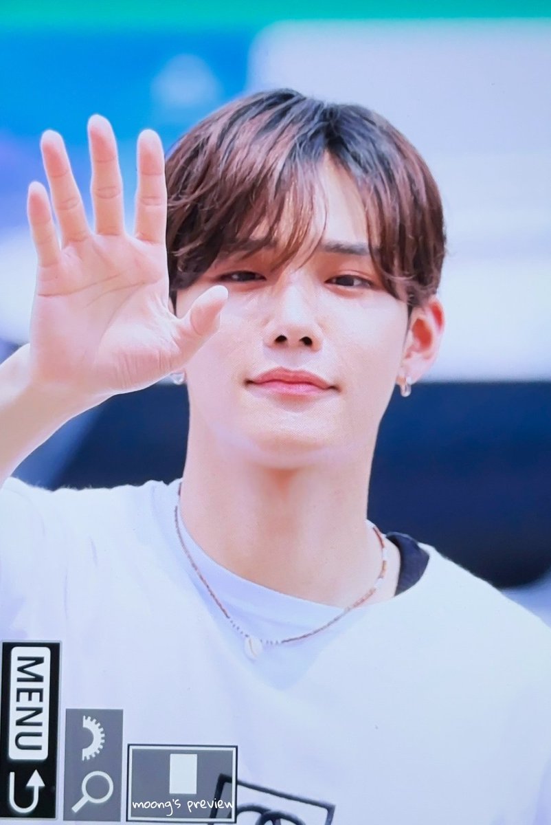 moongs_0226's tweet photo. 240713 음중 미팬 pre.

사랑이야💛

#CIX #씨아이엑스 #승훈 #SEUNGHUN
#BDU #비디유
#to_my_beloved_star https://t.co/479OL7HPXS
