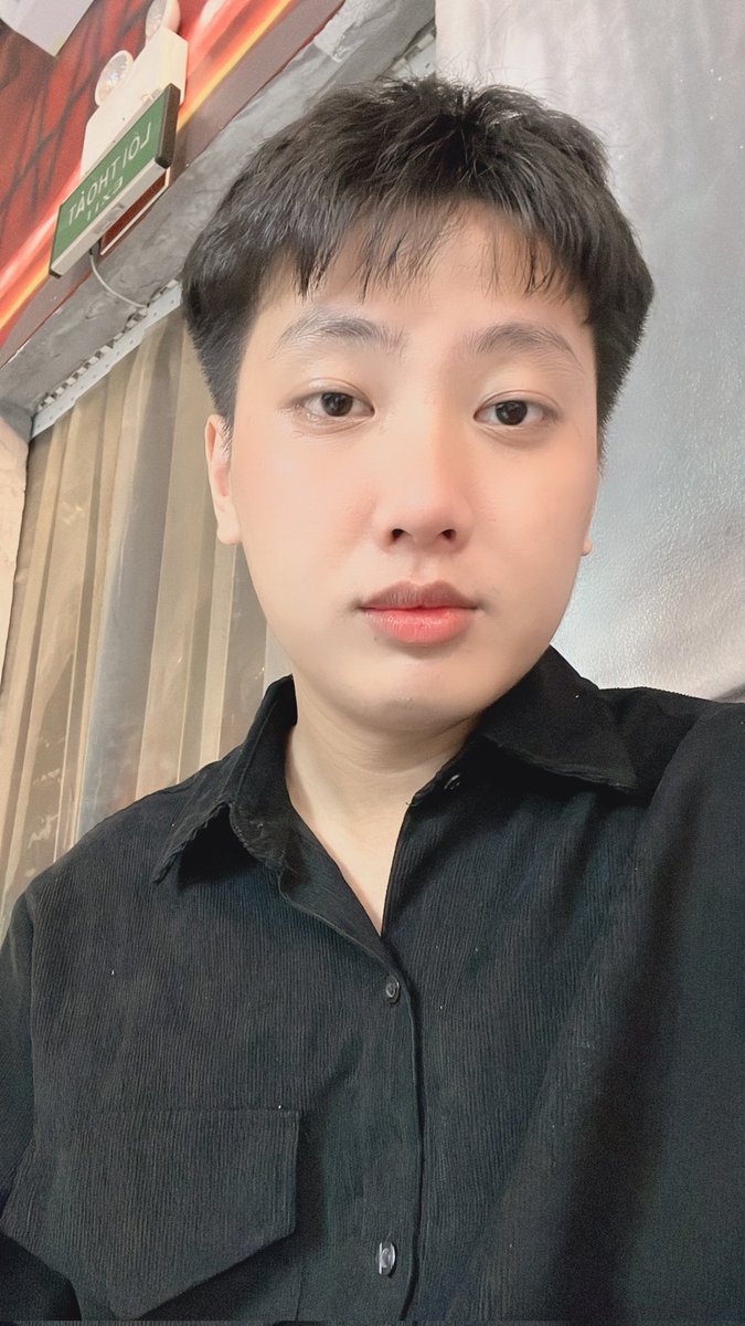 buni2k4's tweet photo. Chán quá t7 méo bt lmj h có ai nào rủ đi hotel thì ngon:))) https://t.co/RWUX4Bewdh