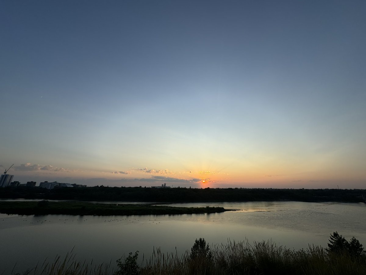 カナダのSaskatchewan大学で開催されたワークショップへ参加してきました。
非常に広い分野の方との交流ができ、とても貴重な機会でした🙏
シンクロトン施設の見学やカナダの自然を体験することもできて、非常に充実したワークショップでした🙂‍↕️
