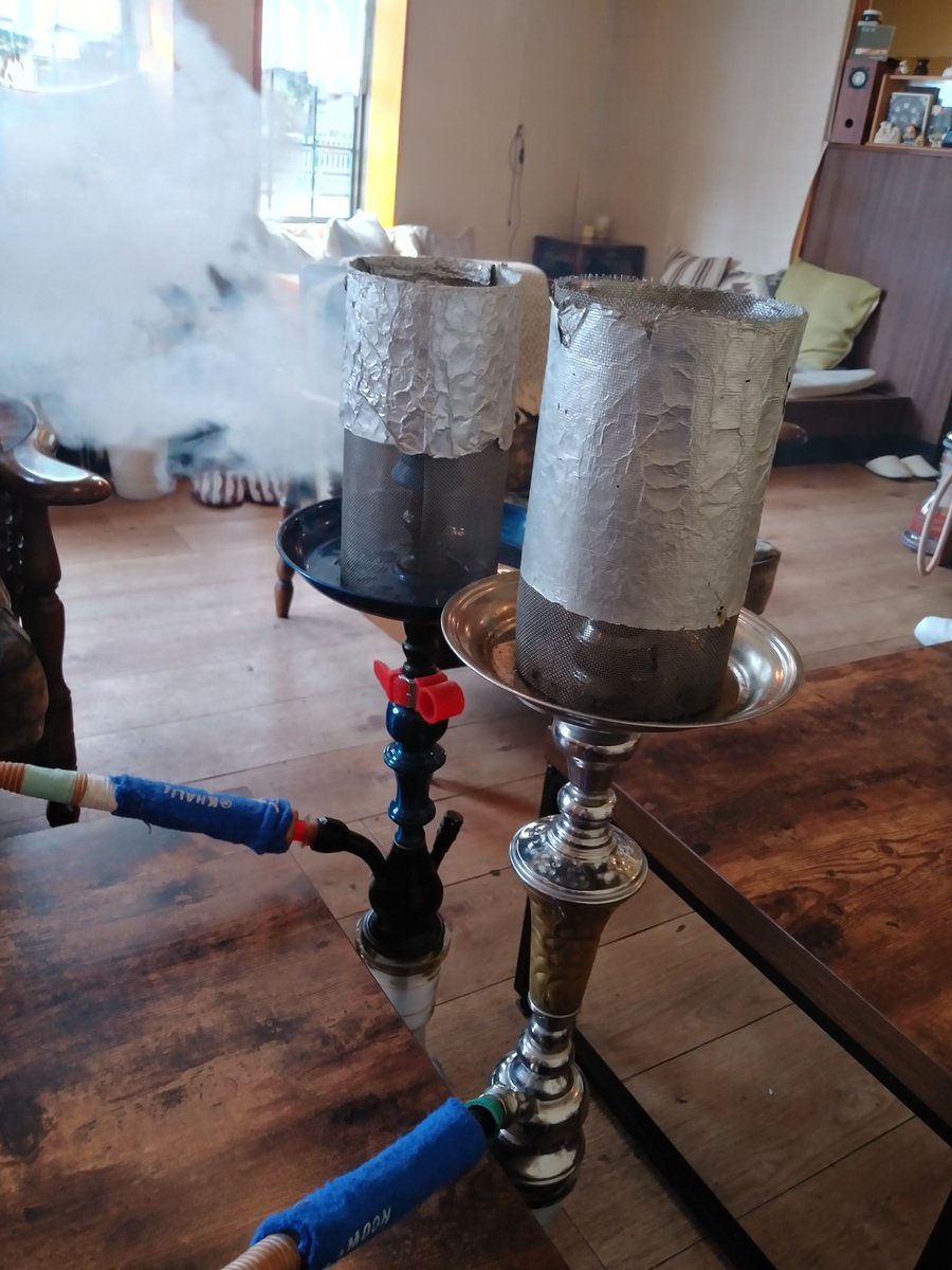 kurohituzi1's tweet image. 京都ついた！
初めて来た@moch_pit さん☺
ブルーベリー×グアバ×青りんご
むちゃ美味です！
空間もとてもよくて落ち着きます🤭
#shisha #hooka  #シーシャ #水たばこ #シーシャ好きな人と繋がりたい #京都府  #京都市