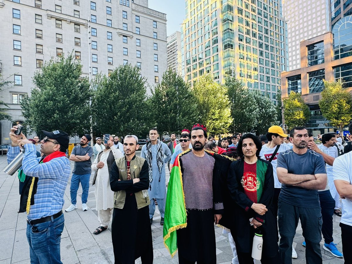 Nasir_Amany's tweet photo. د کاناډا هیواد وانکوور ښار
 لاریون د پاکستان قونسلګرې مخې ته
مرګ پر پاکستان ، مرګ پر ISI.
قرار صاحب د ژوندی وي🇦🇫
 https://t.co/PEc55BeBmG
