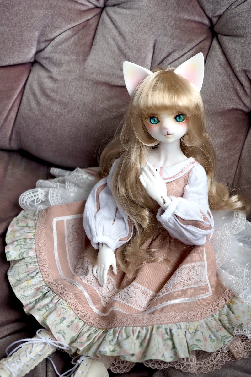 molmolmol24's tweet photo. ようこそリリアお嬢さま。
これからよろしくね🐈💐

#うちのこかわいい
#gemofdoll
#DreamValley
#DearMine
#初心者ドールオーナー
#ドールオーナーさんと繋がりたい
#聞かれてないけどうちのドールの設定を語る https://t.co/g6gxKA6cAA