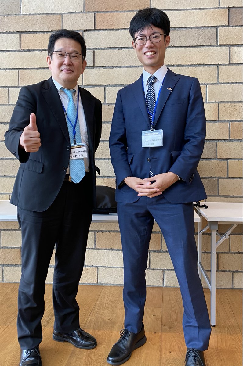 MRCHGiHep's tweet photo. 第60回肝癌研究会2日目シンポジウム4で内原直樹Drが免疫複合療法におけるdrug freeについて発表されました。エキスパートのなかで大緊張での発表でしたが質疑応答含め完璧なプレゼンでした👏終了後に座長の京大外科 波多野profと記念撮影させていただきました#JLCA2024 https://t.co/rSBCiHocqy
