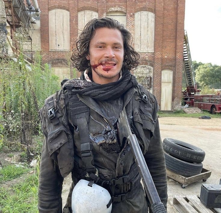 TWDbaserpg's tweet photo. Nome: Brandon Carver 
Idade: 35
Pronomes: ele/dele
Sexualidade: bi
Shape: Alex Meraz
Universo: twd
@cravingbd91675 https://t.co/mbyOUCKSM3