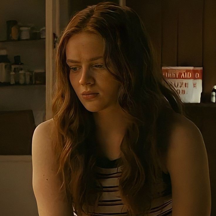 TWDbaserpg's tweet photo. Nome: Alice Marie Salazar
Idade: 19 anos
Pronomes: Ela/dela
Sexualidade: hetero
Shape: Sadie Sink
Universo: TWD
@singingtraumas https://t.co/EbuzzUvWQb