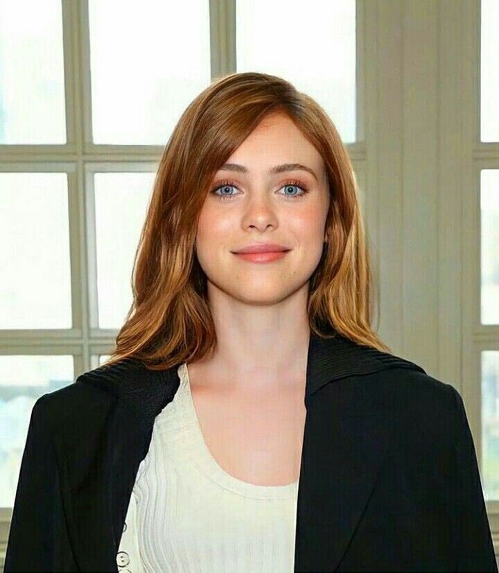 TWDbaserpg's tweet photo. Nome: Faith Ripley 
Idade: 27
Pronomes: Ela/Dela
Sexualidade: indefinida
Shape: Sophia Lillis
Universo: Call of Duty
@sergeantripley https://t.co/gUOSr4Fcel