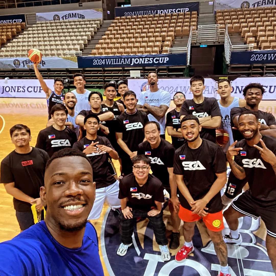 charlestiu's tweet photo. Game time today! Philippines represent 🇵🇭 https://t.co/i8XjegZ8D3