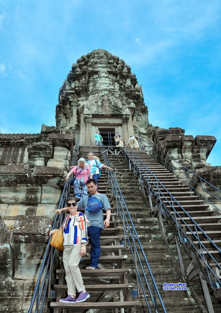 TravelAree's tweet photo. Experiencing the Best of Vietnam, Cambodia, and Thailand

#Vietnam #Cambodia #Thailand #TriCityAdventure
#VietCambodiaThailand #WondersOfIndochina #HeartOfSoutheastAsia https://t.co/WaBEr7kxt2
