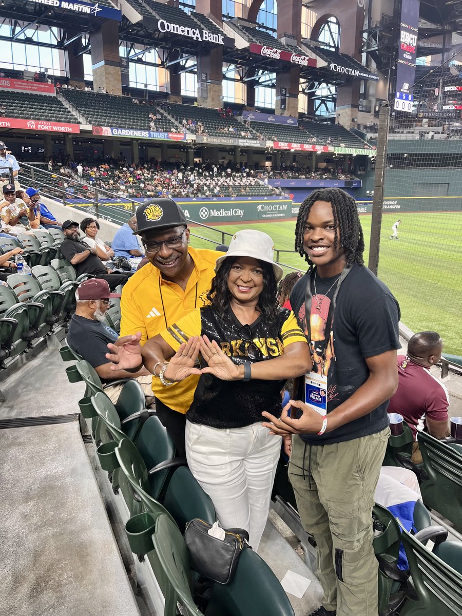 Moses Goldmon tweet media