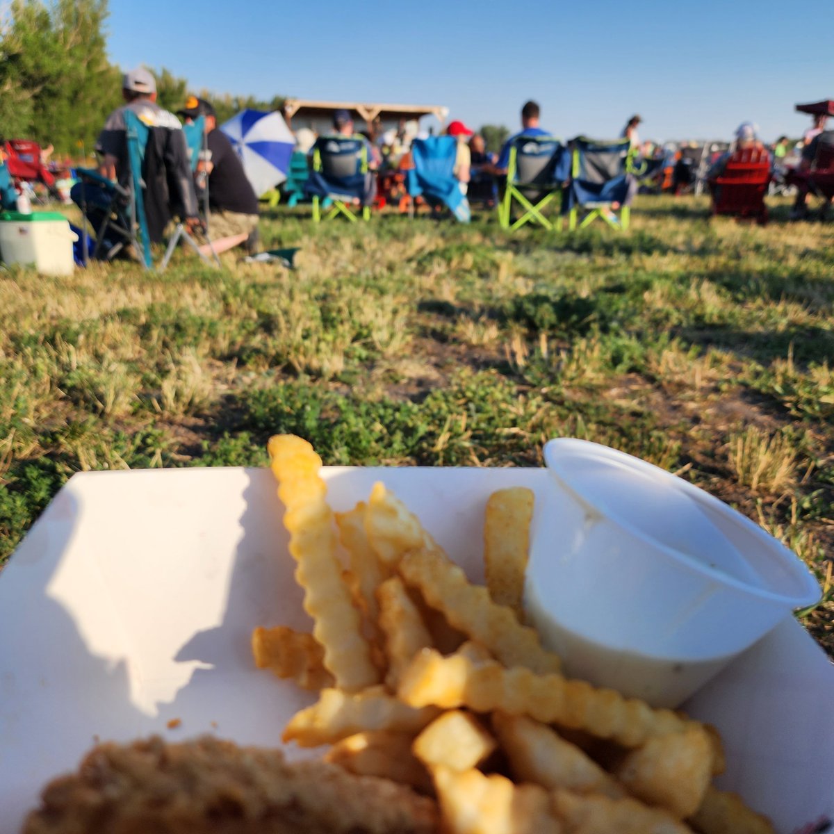 KelleyLindberg1's tweet photo. In honor of National French Fry Day, I'm having fries for the 2nd time today, this time while listening to a band at the Elizabeth Friday Night Market!
#FrenchFryDay #FryResponsibly https://t.co/U5S5l4FJfL