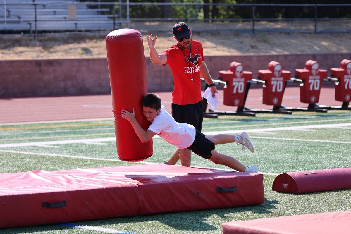 MVHS_Football's tweet photo. Fantastic time at our Mustang Football Skills Camp Today! https://t.co/jKt9rcpAkf