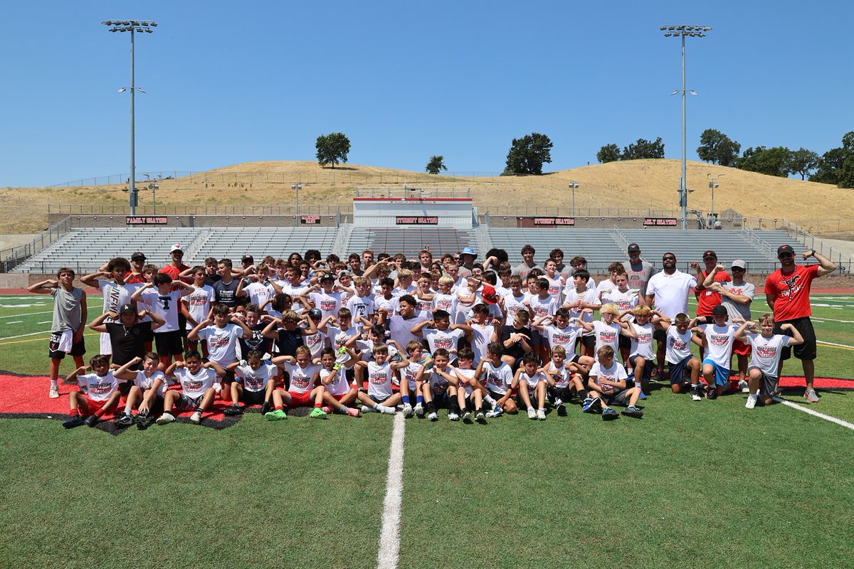 MVHS_Football's tweet photo. Fantastic time at our Mustang Football Skills Camp Today! https://t.co/jKt9rcpAkf