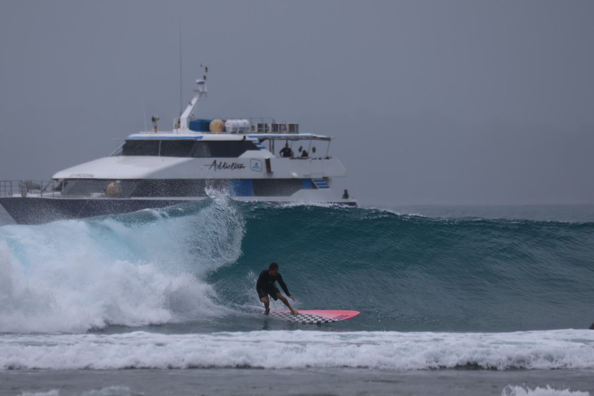 hamborsurf's tweet photo. Tengo un montón de fotos en mi último viaje 🇮🇩 aquí  viviendo la vida junto a mi hermano mi gran amigo @NicoFCG  amigo de verdad con el comparto tiempo dentro del agua y fuera del mar amigos de agua y tierra son pocos y los que son son especiales que Queiro mucho hermano 🙌🙏♥️ https://t.co/1ml3yP4BXT