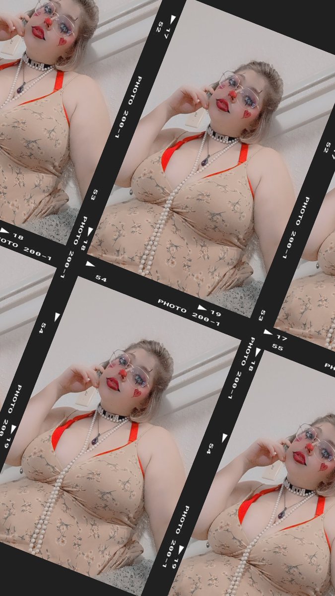 plumpypandy's tweet photo. PlumpyPandy 
.
Introducing Fortnite Friday 😸😸 
I'll be doing an evening gaming session. You can join me and join my party 
#bigoliveapp #bigolive #bigostreaming #bigoliveusa #bigousa #livestreamer #streamergirl #gamergirls #stonerchick #gothgirl #clowngirl #clownface https://t.co/YM9JZtOqZs