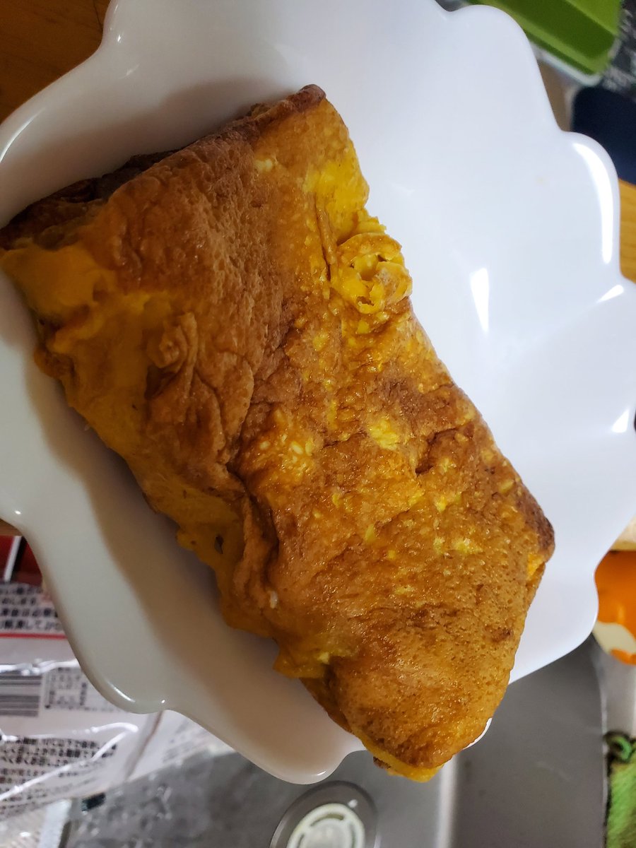 Apple2husigi's tweet photo. 卵焼き箸ではじめてできたかも(’-’*)♪ https://t.co/h81gpuEEv5