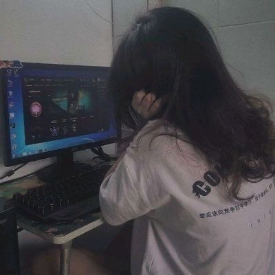 clementine tweet media