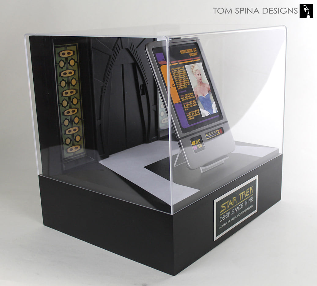 TomSpinaDesigns's tweet photo. Custom acrylic cases are always a nice final touch to help preserve and protect pieces of movie history! Need an acrylic display case? Learn more here: https://t.co/InkDP6Wu3Q
#TomSpinaDesigns #CollectionProtection #acryliccases #displaycase #movieprops #propcollector https://t.co/27tvdZIVyS