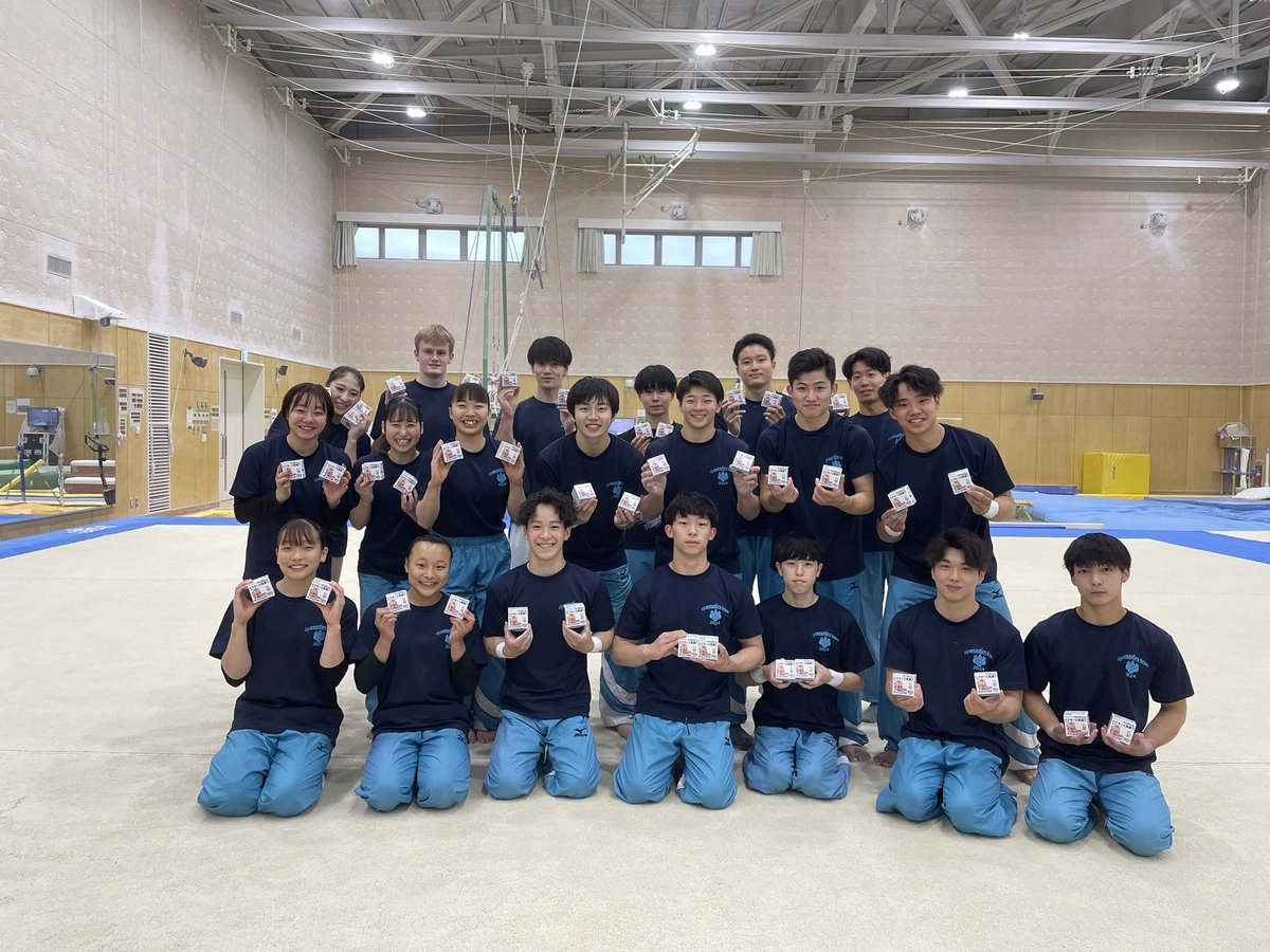 Yukosh1's tweet photo. 発信遅れましたが。。

先日、合同会社KAGAMITAPE様から、筑波大学体操競技部への選手強化応援として「KAGAMITAPE」を提供いただきました。

ご支援いただけることに感謝の気持ちを忘れず、
選手、スタッフ共に今後も精進して参ります！

#KAGAMITAPE
#整体オアシス https://t.co/9gbMqGr1mU