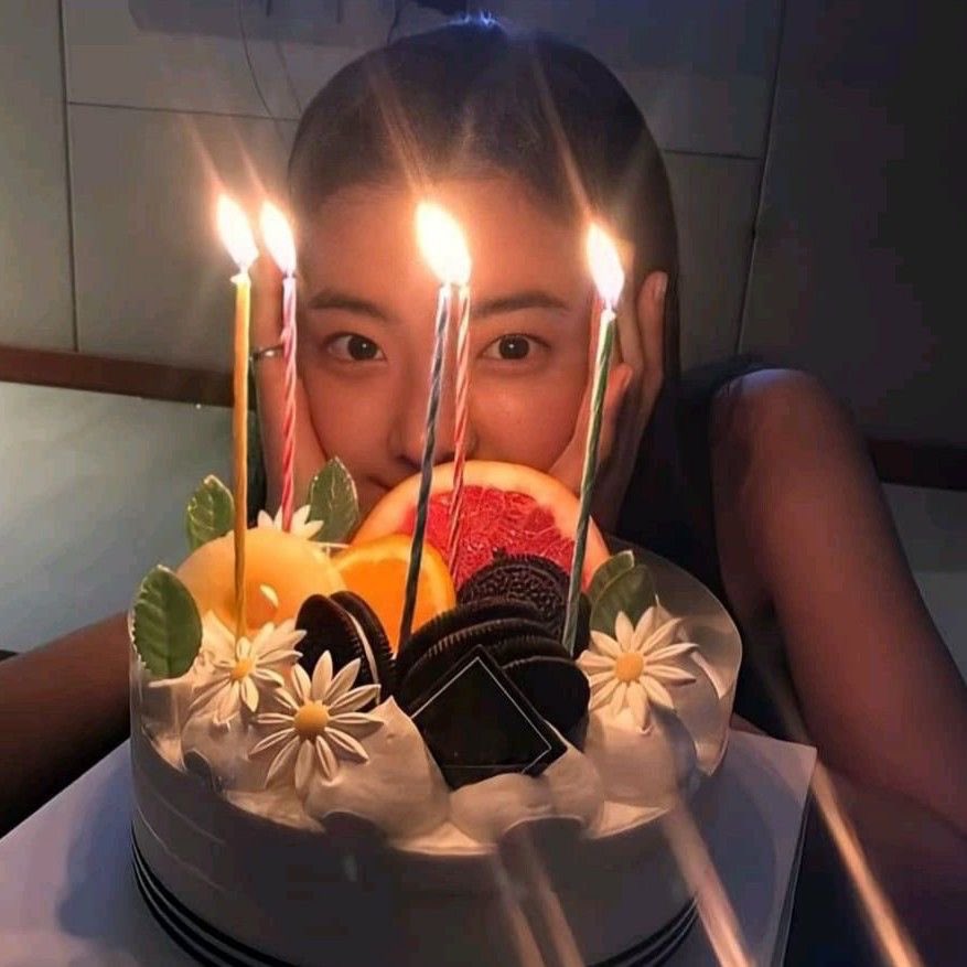 8 days until lia’s birthday