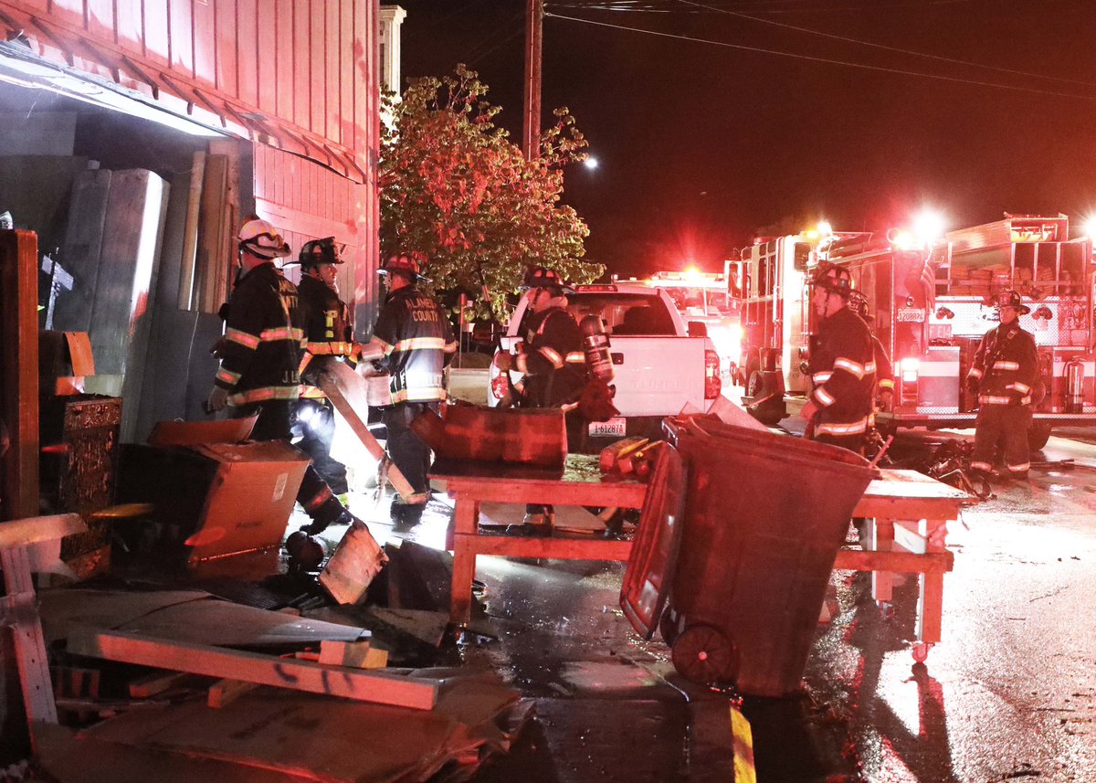 AlamedaCoFire's tweet photo. 🚒It takes a lot of effort to document the work Alameda County Fire Department (ACFD) Firefighters do daily.  

Dexter, known to us as Sumodog, is one of those volunteer photographers who has been working with our department for many years.  

Thank you, Dexter!

#Sumodog/ACFD https://t.co/w4eogjsFSI