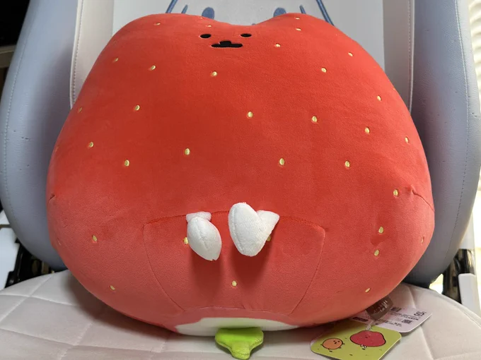 ナガノくじいちご もっちもち お尻に「取り切れてないヘタ」もちゃんとあってかわいい 