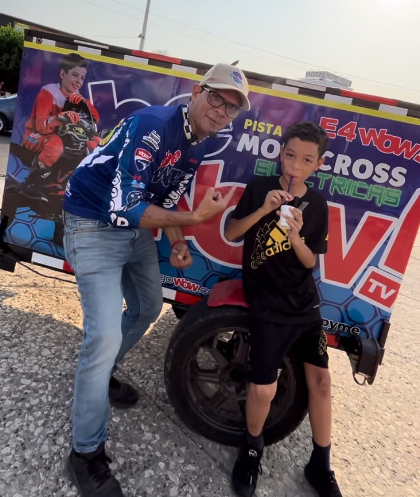 diegowow's tweet photo. Feria de Movilidad eléctrica,
Conocimiento, pruebas , testeo , pista de aprendizaje de motocross eléctricas para niños y chicos , próximamente @diegowow @AutecoDismerca @ccsupercentro21 @wowpyme https://t.co/UZImDALOs7