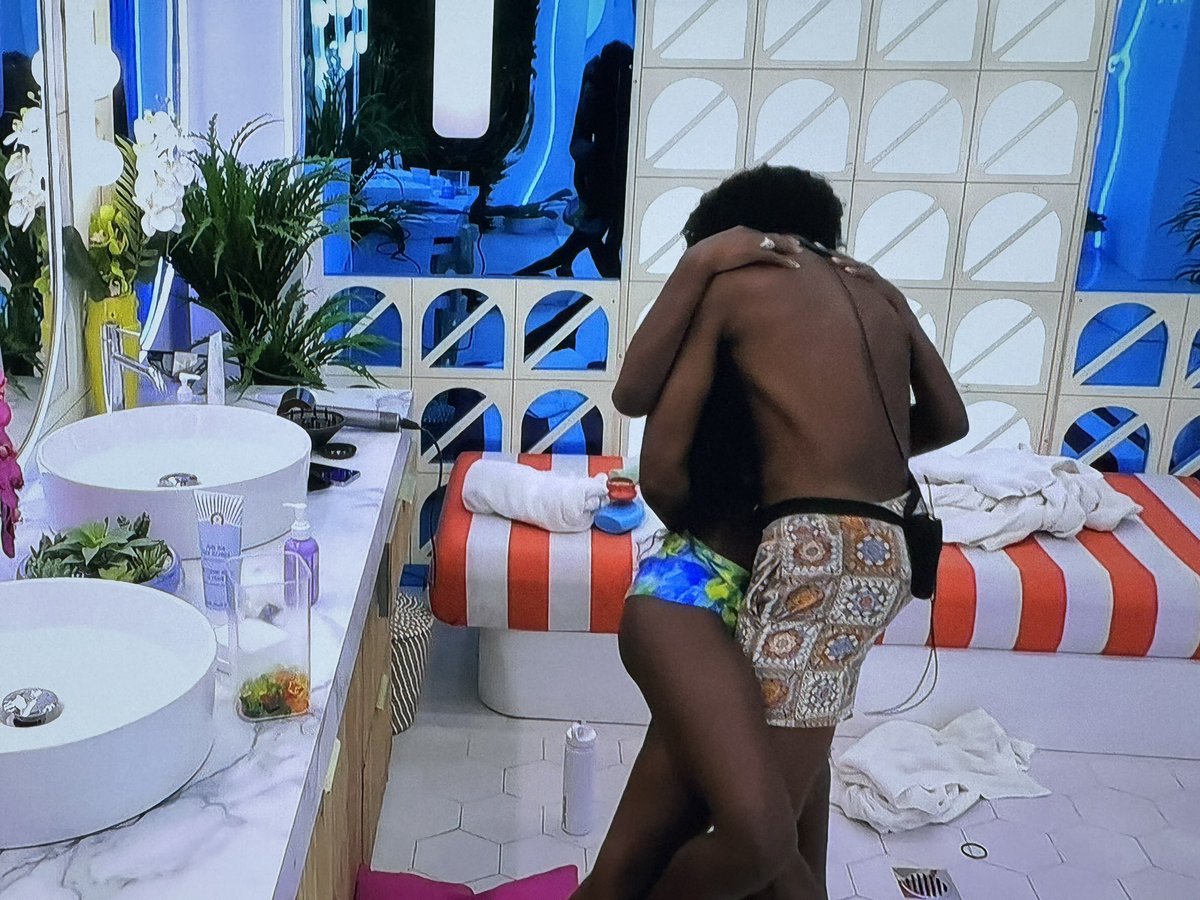 They rlly got me in a chokehold 🥹#loveislandusa