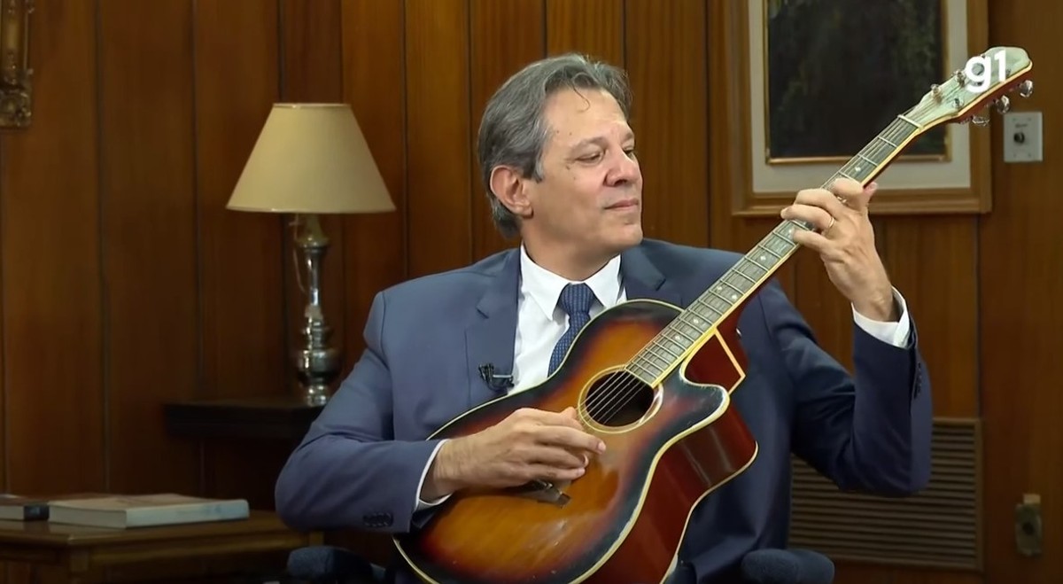srpagliacci's tweet photo. 🎵 amanheceu,
peguei a viola, 
botei na sacola
e fui te taxar 🎵 https://t.co/Prtbd1xr73