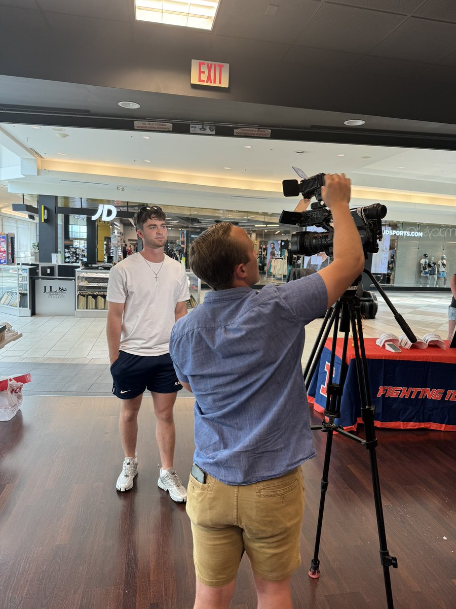 SCCentral21's tweet photo. Appreciate everyone that came out to hang with @lukealtmyer9 and shoutout to @JonathanKoon1 on the sick edit! #ILL #Fam #Godisinit https://t.co/IALW7Ernfe
