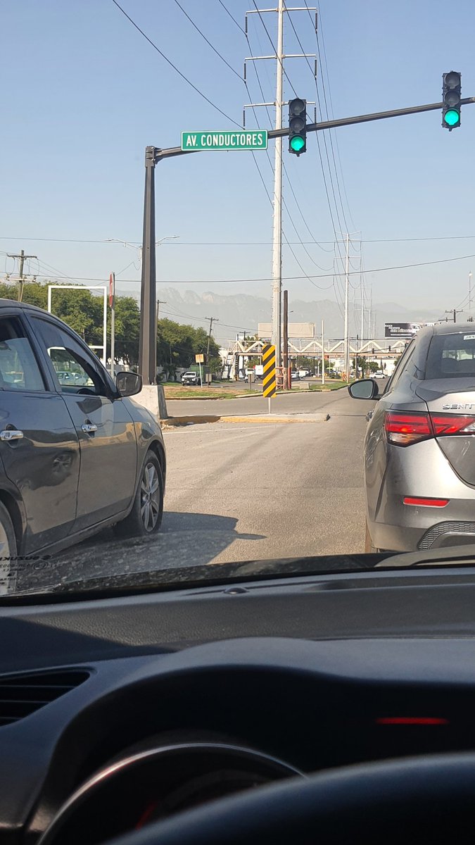 valdd0's tweet photo. #gobiernoSanNicolas #SanNicolasdelosGarza @GobiernoDeNL deberían de habilitar este carril sobre Ave. López Mateos y Av. Conductores @samuel_garcias https://t.co/pZbmEb3DLs