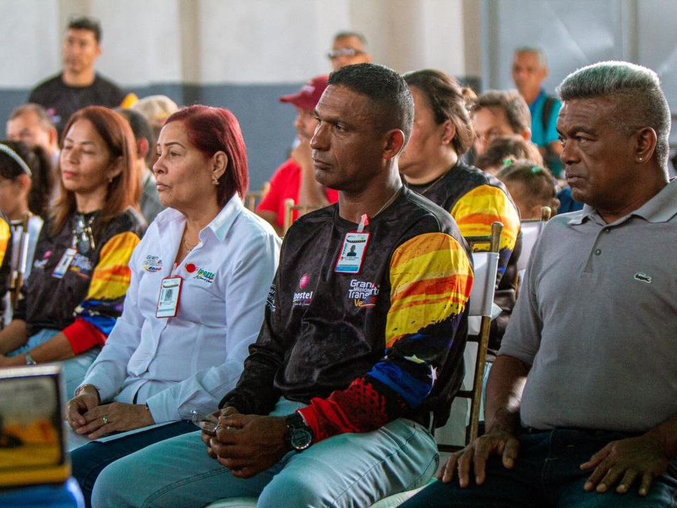 1/2 Autoridades del Instituto Postal Ipostel, ente adscrito a la Gran Misión Transporte Venezuela, llevaron a cabo una Inspección Técnica Postal en la Centralizadora y Oficina Postal Telegráfica San Juan de los Morros del estado Guárico.

Detalles: ➡️bit.ly/3zFNzny