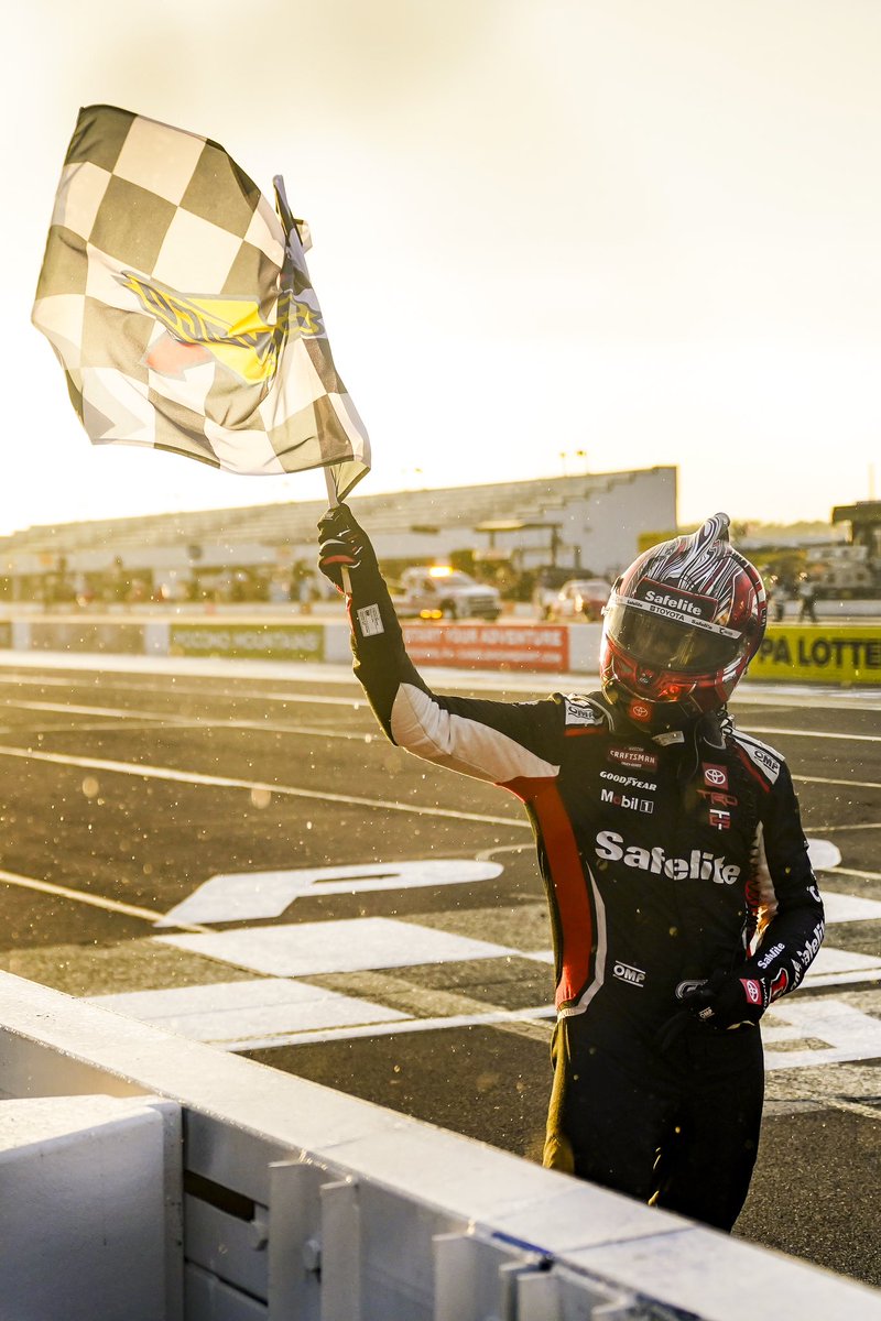 CoreyHeim_'s tweet photo. WINNERS at Pocono!! 5th one on the season! So thankful for great people at @tricongarage @toyotaracing @safelite #TeamToyota https://t.co/rakSVd1bgz