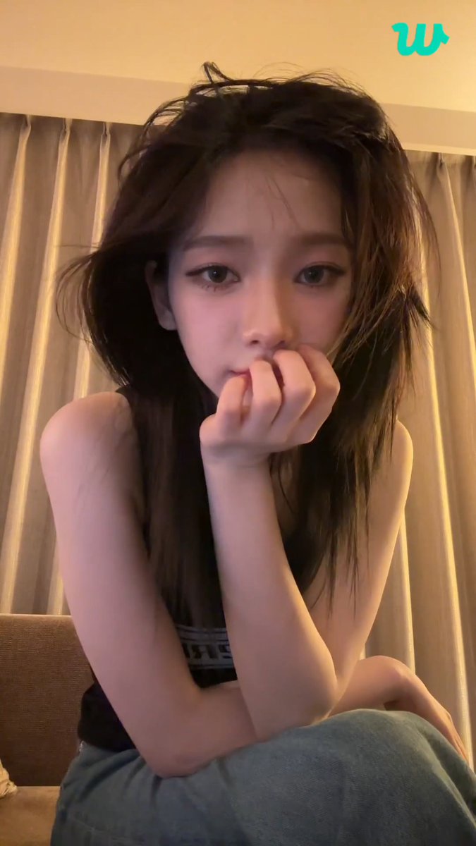 Gavin3o's tweet photo. 240712 Karina weverse live 1080p (1.22GB)

https://t.co/7FJmwnQRTJ https://t.co/lc3lzNBQnP