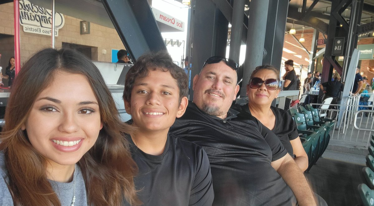 elbigfred's tweet photo. First Locomotive Game!!! #GoLocos @eplocomotivefc https://t.co/eANOUe74Fs