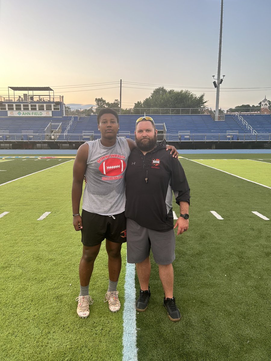 Thank you <a href="/SHU_FBALL/">Seton Hill University Football</a>  for the opportunity to be coached and improve on my skills! Big thank you to @CoachJColemanFB <a href="/CoachKevinMay/">Coach Kevin May</a> <a href="/CoachDay_/">Daniel Day</a>  for the great advice and thoughts! can’t wait to come to a game!!