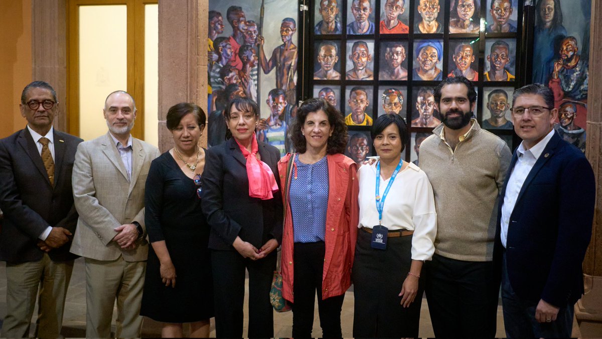 LiliaZalasar's tweet photo. Para integrar a personas refugiadas en los espacios laborales, la @STPSSLP, el @SNESanLuis #elcolsan, @LaUASLP, @AcnurMexico y #FondoIndustrialPotosino ponen a tu disposición el #Código para que descargues la Guía de contratación local.
Conoce y difunde. #IntegracionLaboral https://t.co/t5MHuYuaHV
