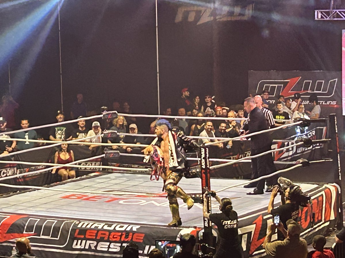 ThomasJJStarr's tweet photo. Akira brought his dog @MLW @slamwrestling #BloodandThunder https://t.co/SRbzj6RGEU